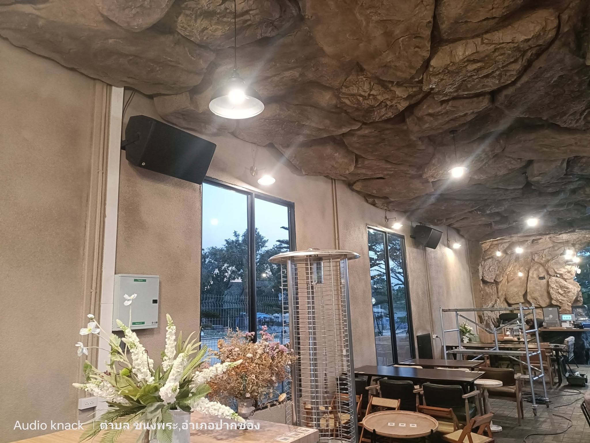 Good Afternoon Restaurant - มุมมองภายใน 2